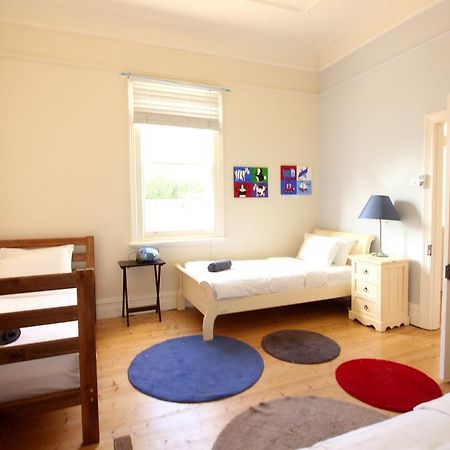 Windermere Fitzroy, 3 Bedroom, Edinburgh Gardens 350M - Rejuvenate Stays ملبورن المظهر الخارجي الصورة